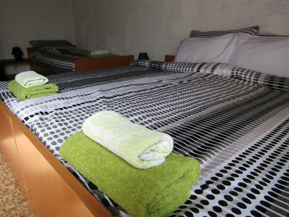 Apartmani Lovro Ogulin Exterior foto